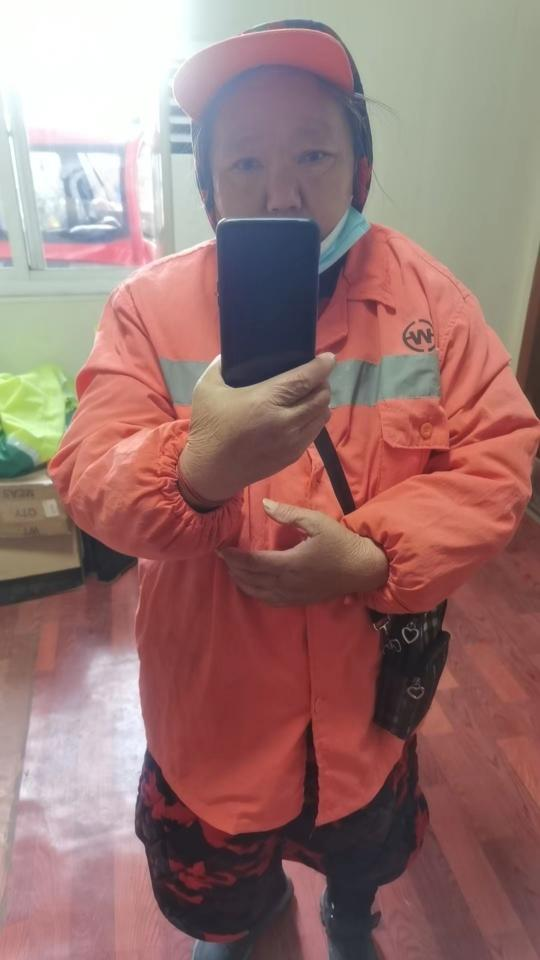 環衛工人拾金不昧，“美”了城市“暖”了人心